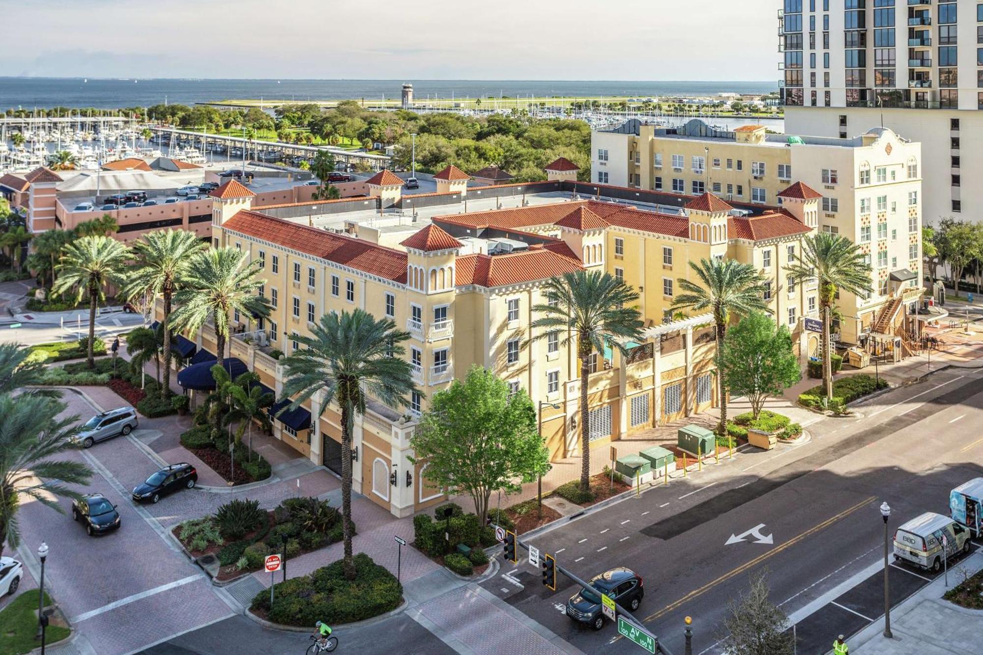 Hampton Inn & Suites St. Petersburg/Downtown Exterior foto